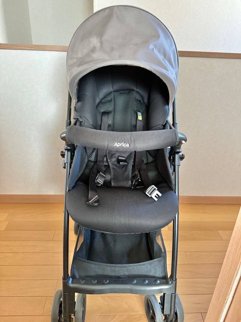 【極美品】Aprica カルーンエアーメッシュAC ベージュ 両対面式 軽量