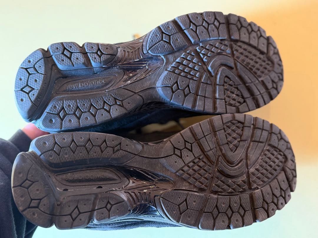 New Balance U2002RBL 27cm ブラック　スニーカー