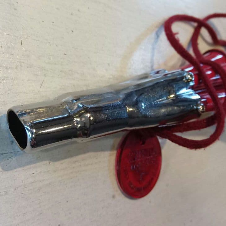 鹿島アントラーズ 金属製4連チアホーン ケース付 1セット　（その２）