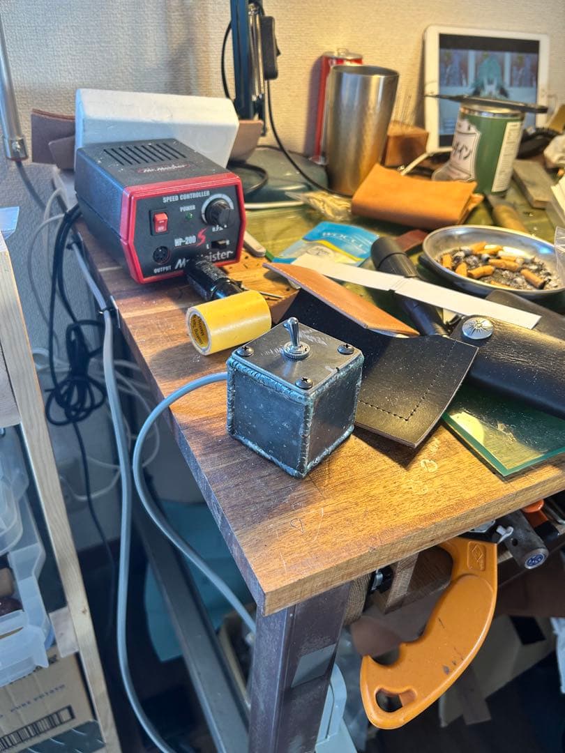 アイアントグルスイッチボックス