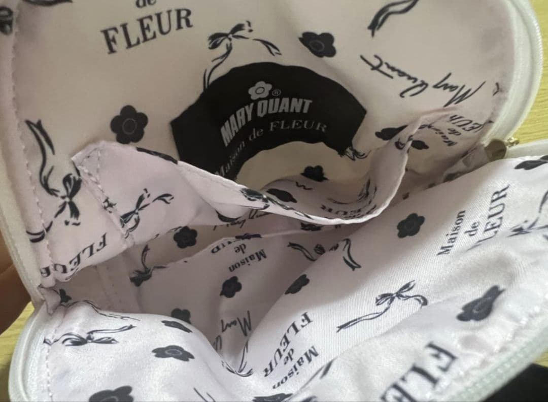 メゾンドフルール・マリークワントコラボトートバッグ、ポーチセット