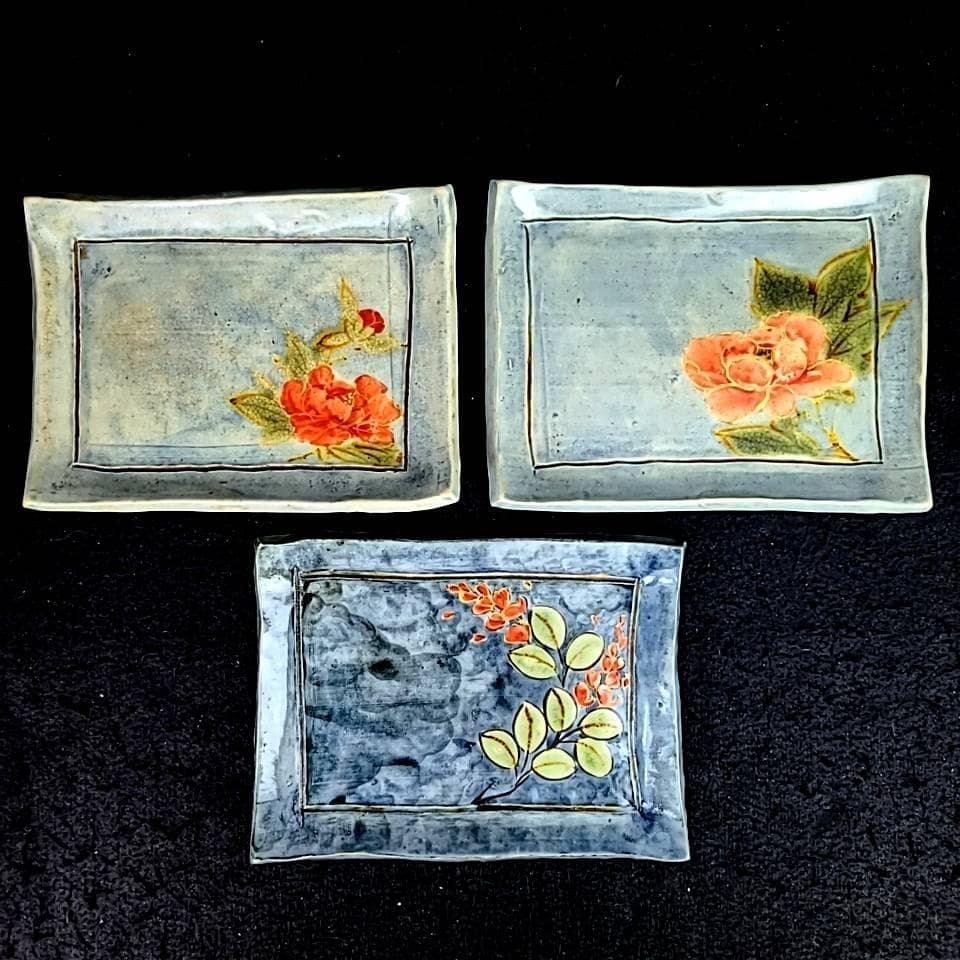 ●美品♪陶あん　色絵付け　平皿　　椿　　バラ　南天　3枚セット