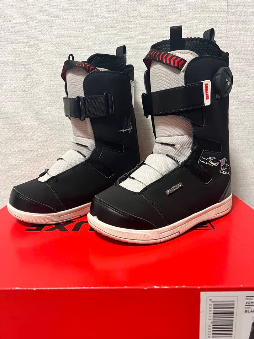 ジュニア用スノーボードブーツ