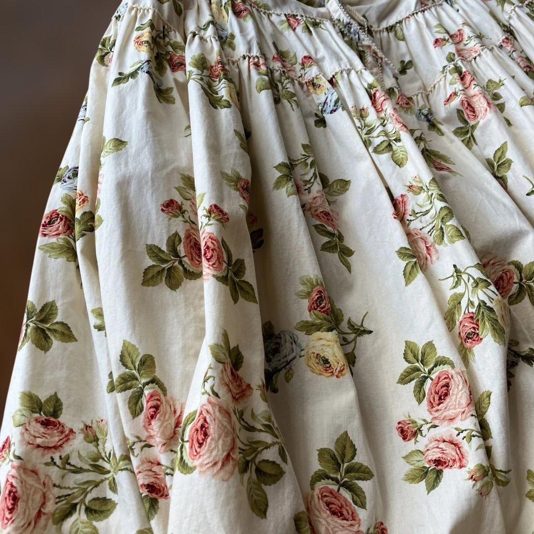 カネコイサオ　ワンダフルワールド　ロングスカート　アイボリー系　花柄