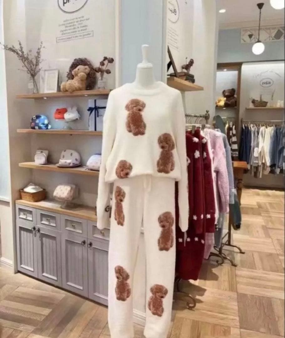 トイプードル　ルームウェアセット　ホワイト残りわずか