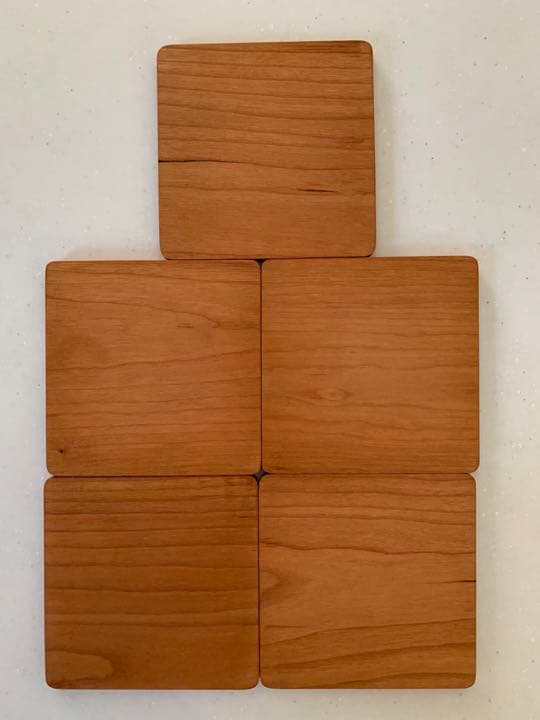 【新品】ハンドメイドチェリー木製コースター　5枚セット