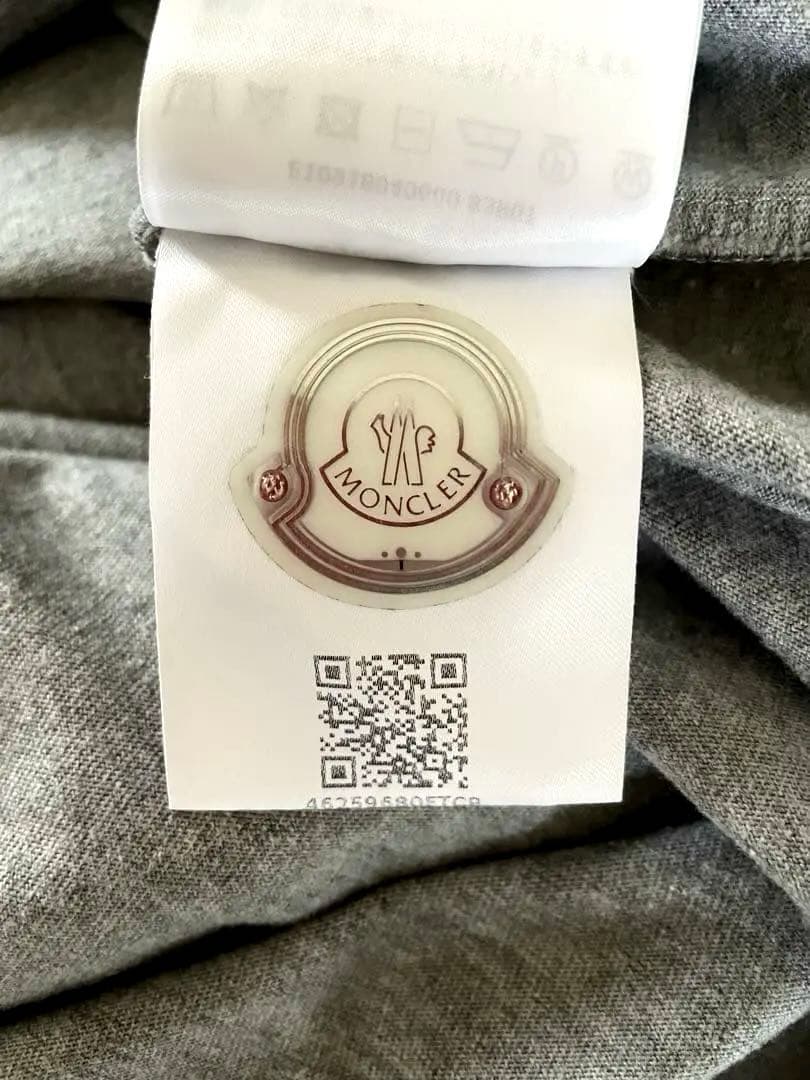 C*a様 Ⓜ️モンクレール　ロゴワッペンロングTシャツ　極美品　M