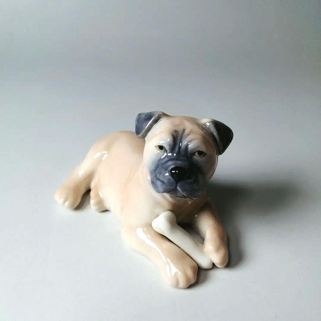 ロイヤルコペンハーゲン　ボクサーフィギュリン犬　 12体のシリーズの１体で廃番品