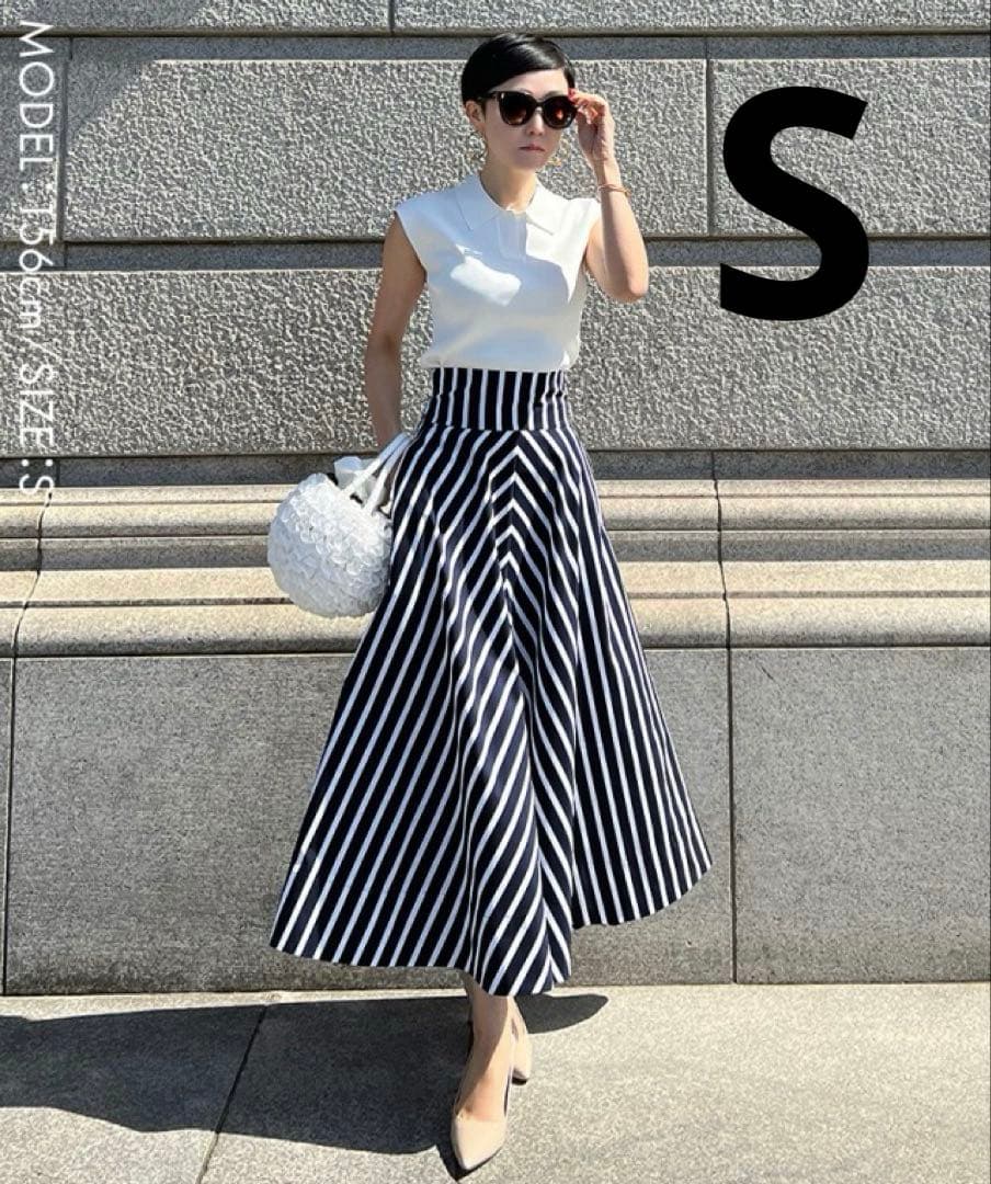 JENNEジェンヌ　シャープボーダーAラインスカート