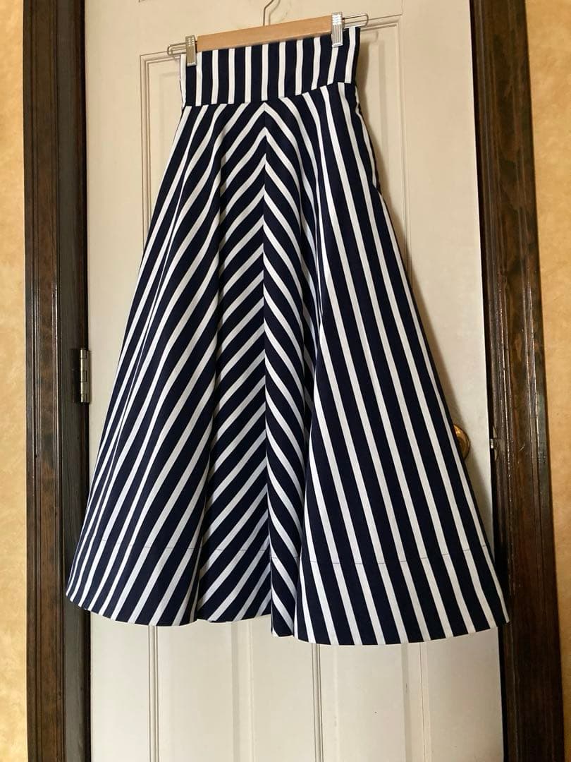 JENNEジェンヌ　シャープボーダーAラインスカート