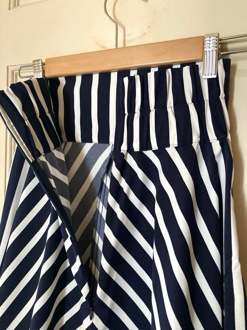 JENNEジェンヌ　シャープボーダーAラインスカート