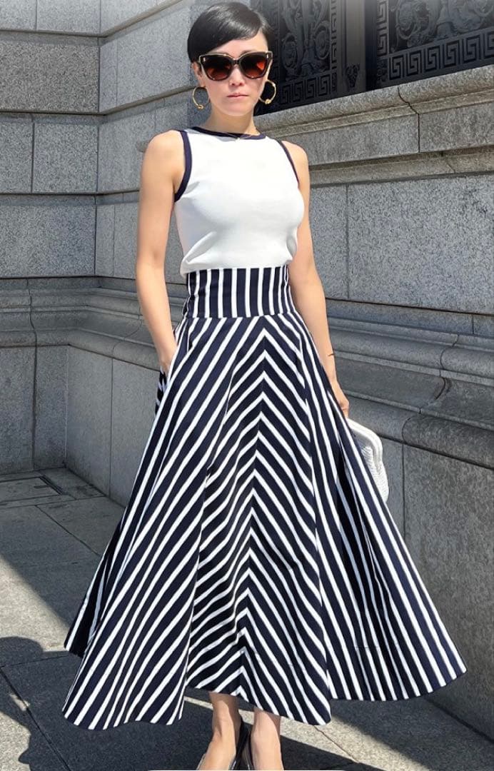 JENNEジェンヌ　シャープボーダーAラインスカート