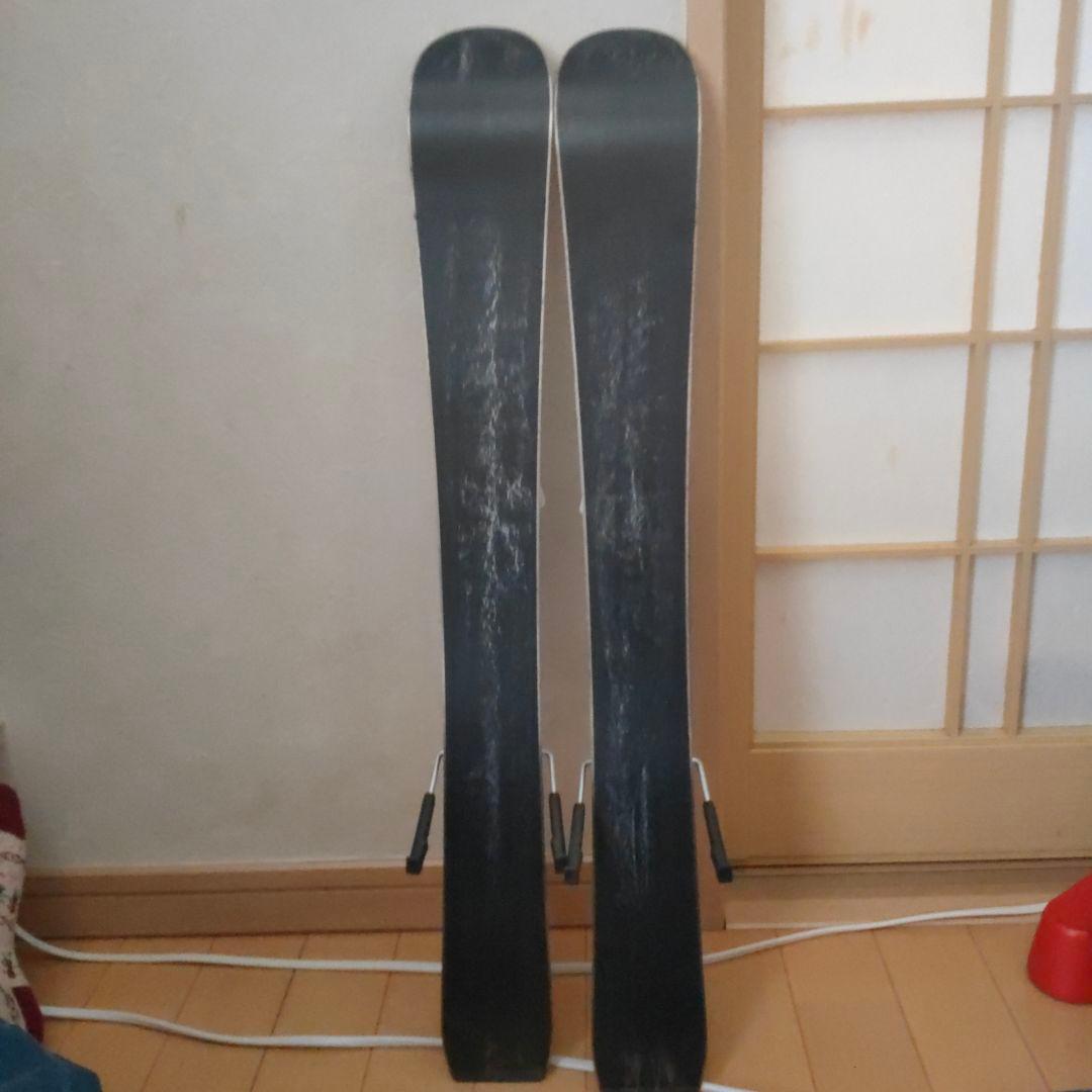 Atomic スキー板70cm とKAZAMA ポール70cm