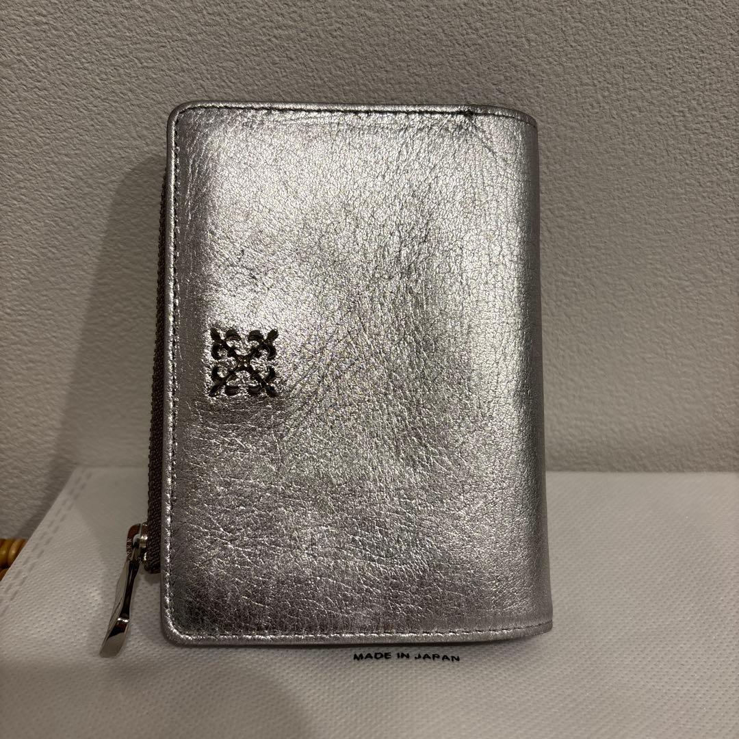 russet ラシット　ミニモノグラムプレートハーフウォレット　シルバー