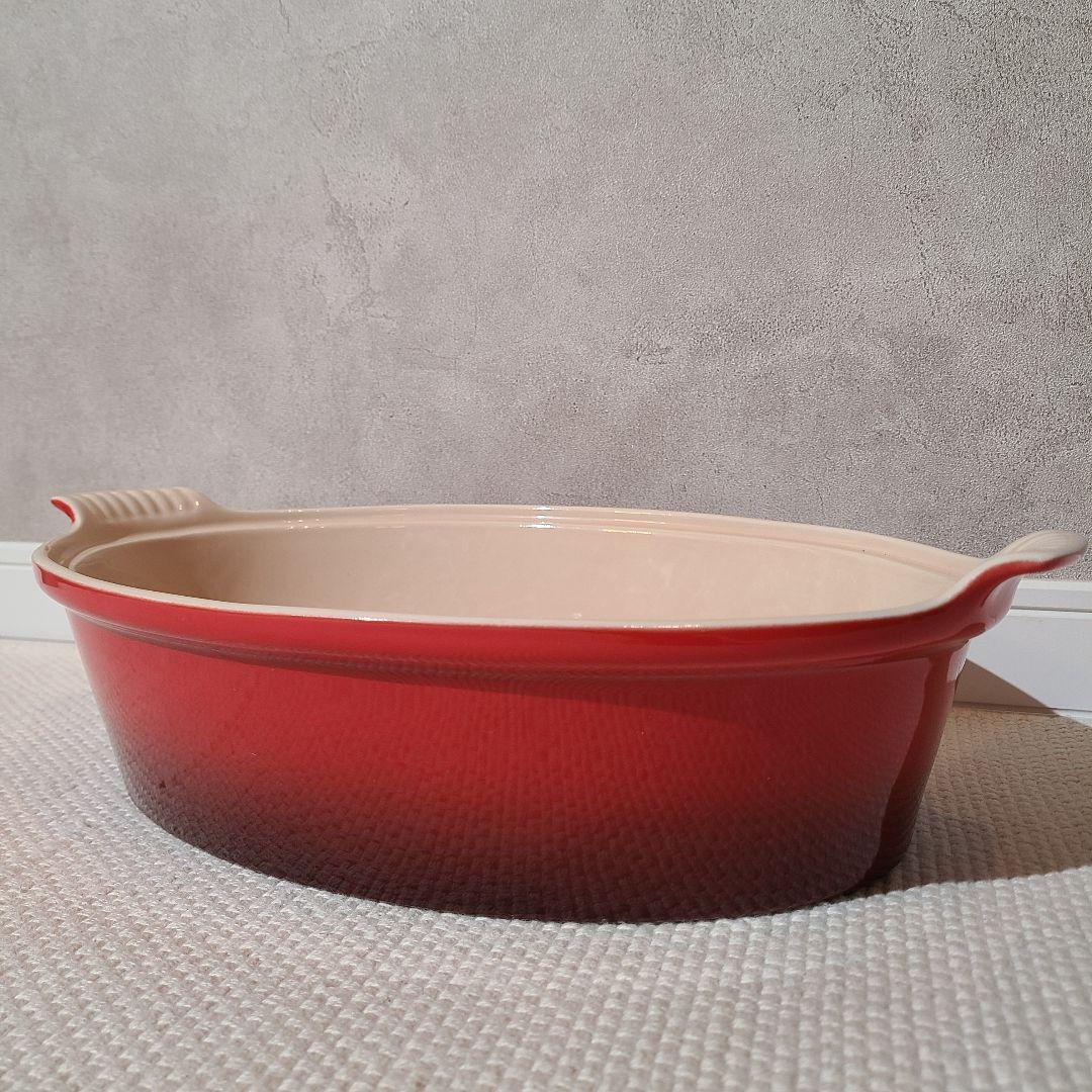 LE CREUSET　ルクルーゼ　ストーンウェア　オーバル　キャセロール　レッド