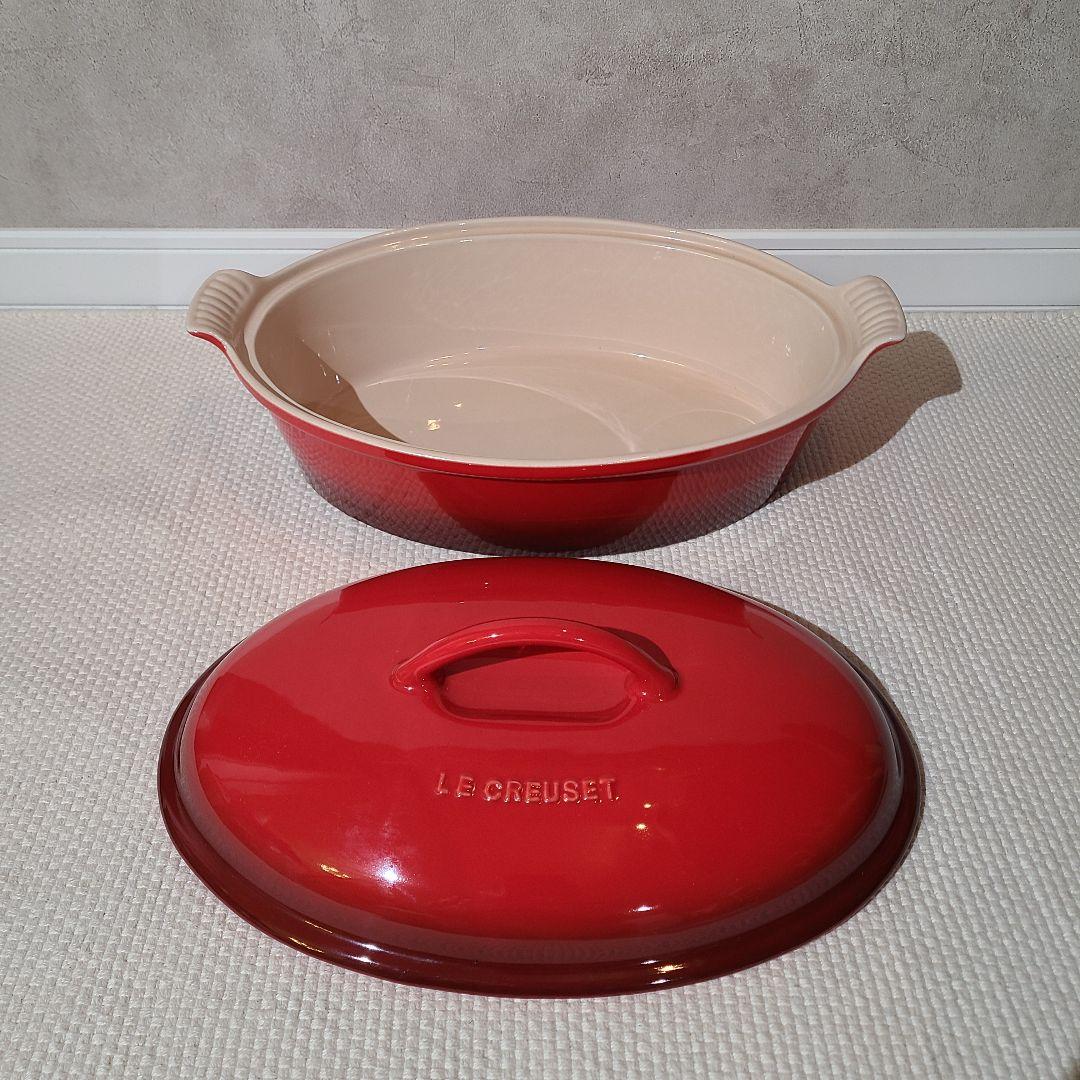 LE CREUSET　ルクルーゼ　ストーンウェア　オーバル　キャセロール　レッド
