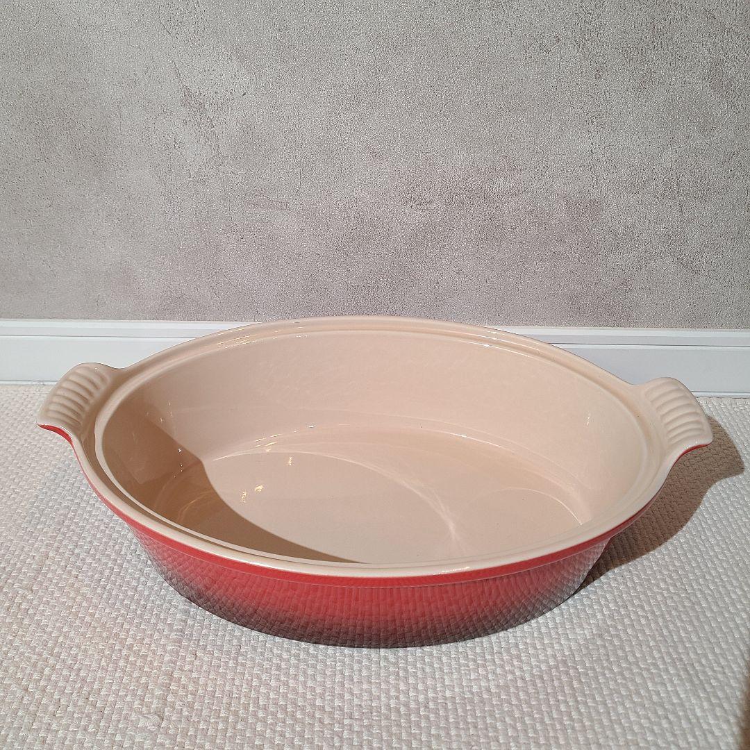 LE CREUSET　ルクルーゼ　ストーンウェア　オーバル　キャセロール　レッド