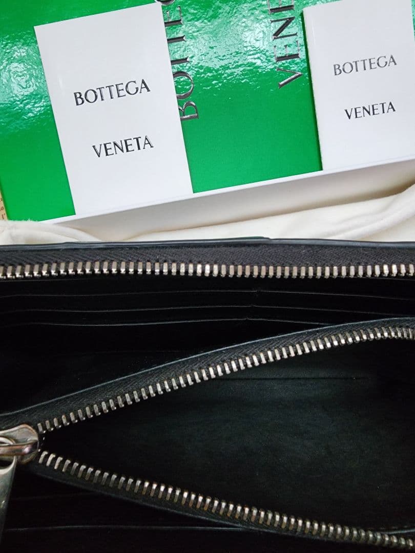 とても綺麗　長財布　カセット　ジップアラウンドウォレット 黒