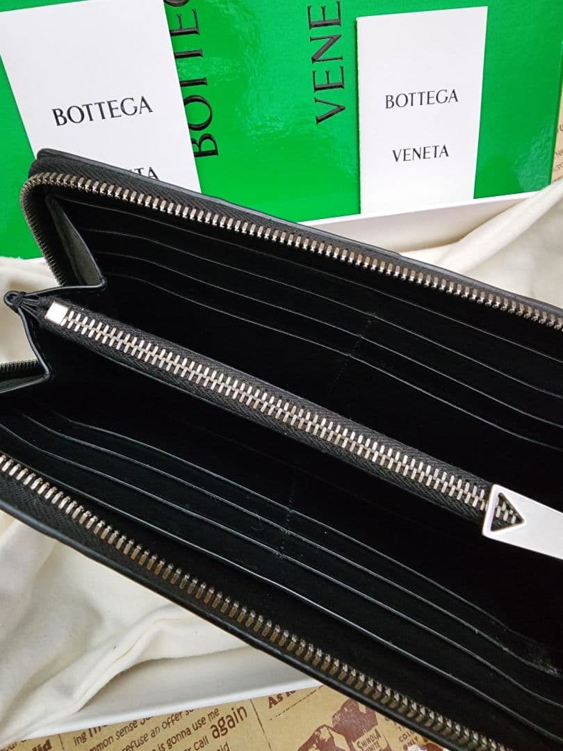 とても綺麗　長財布　カセット　ジップアラウンドウォレット 黒