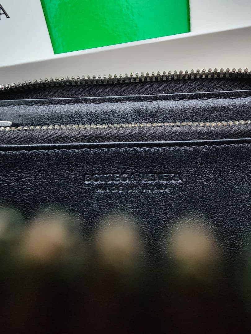 とても綺麗　長財布　カセット　ジップアラウンドウォレット 黒