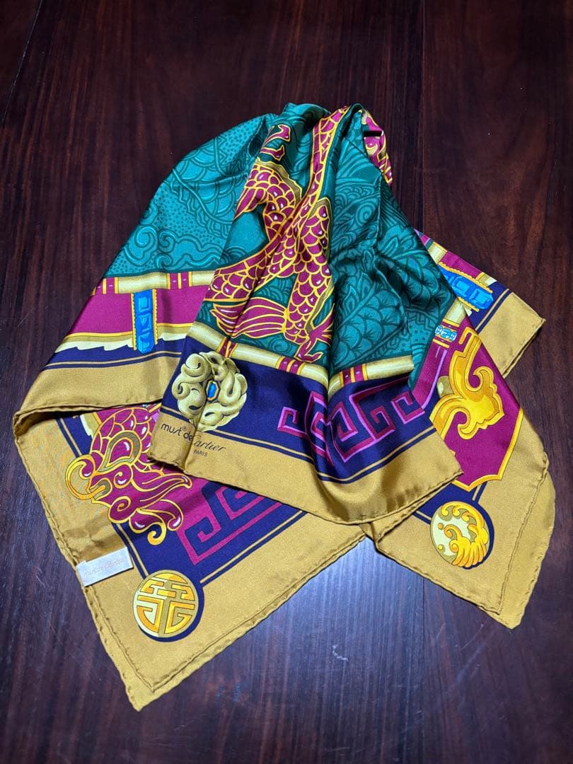 must de Cartier シルク大判スカーフ カルティエ龍グリーン総柄