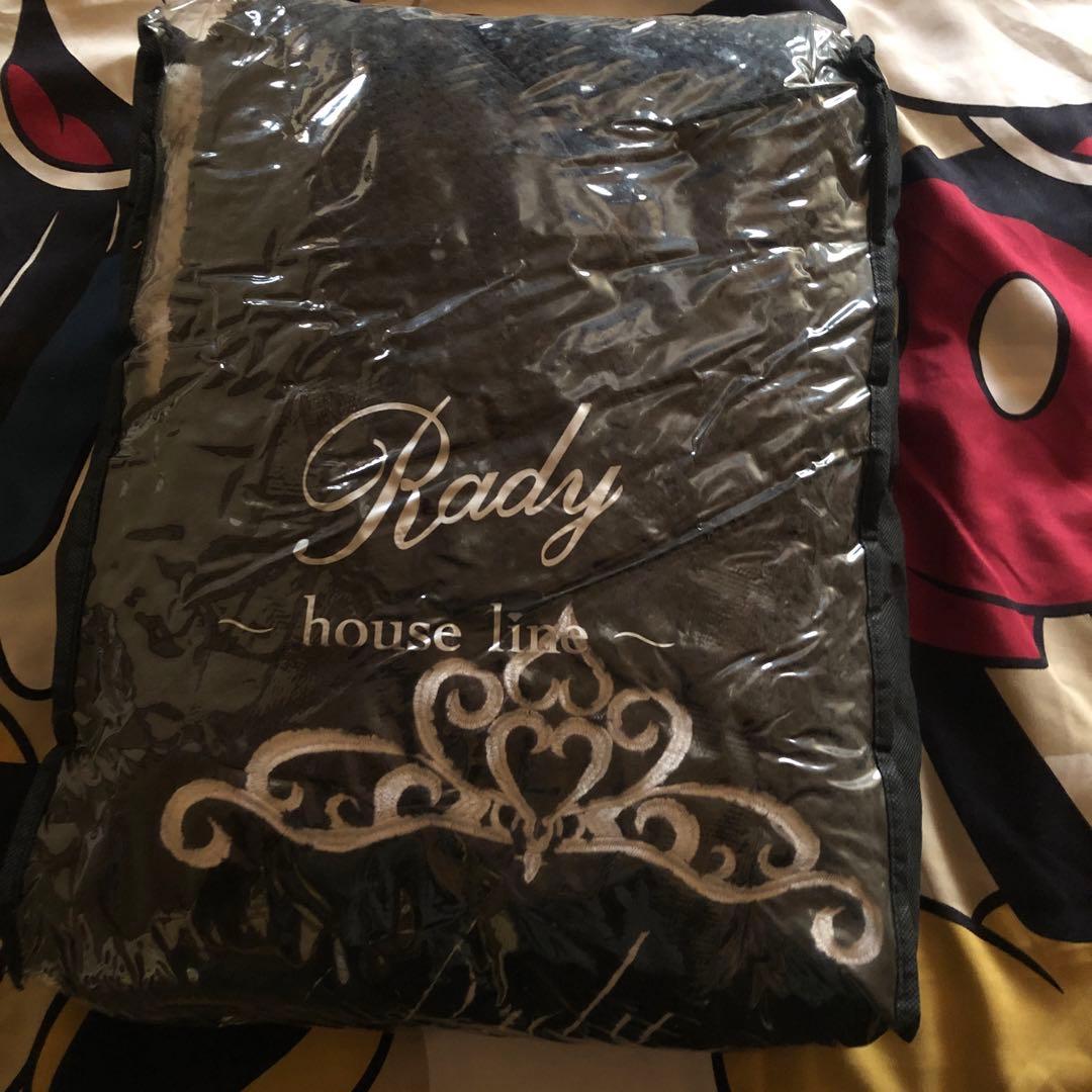 Rady 黒色 刺繍デザイン 毛布？ブランケット？ シングルサイズ