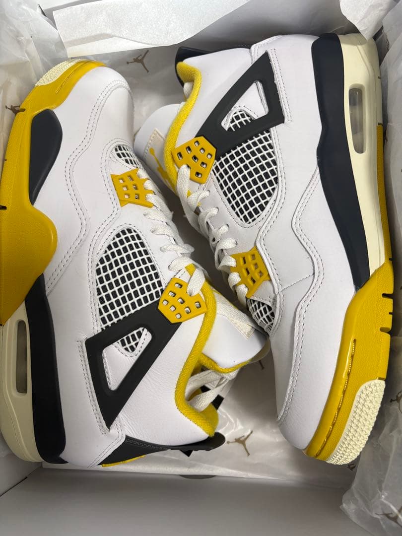 靴 Air Jordan 4 Retro