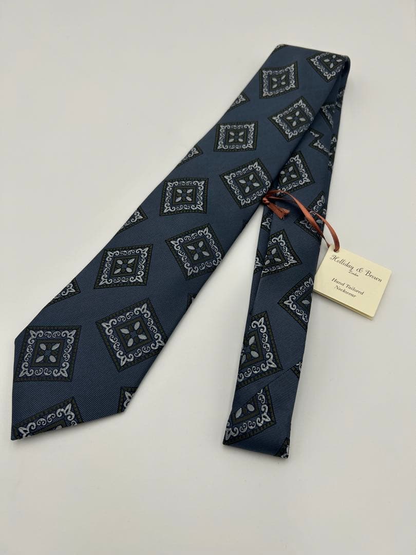 新品未使用 Holiday & Brown ネクタイ　ホリデー&ブラウン　紺