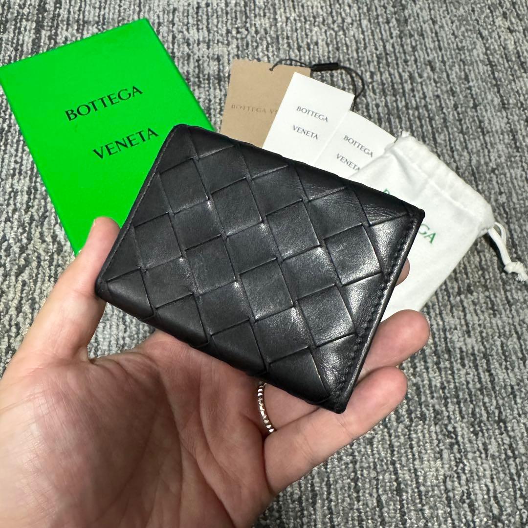最終 ボッテガヴェネタ 三つ折り財布 マキシイントレチャート 付属品