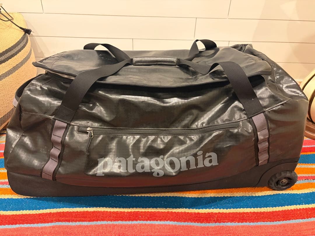 Patagoniaブラックホール·ウィールド·ダッフル １００ＬBLK