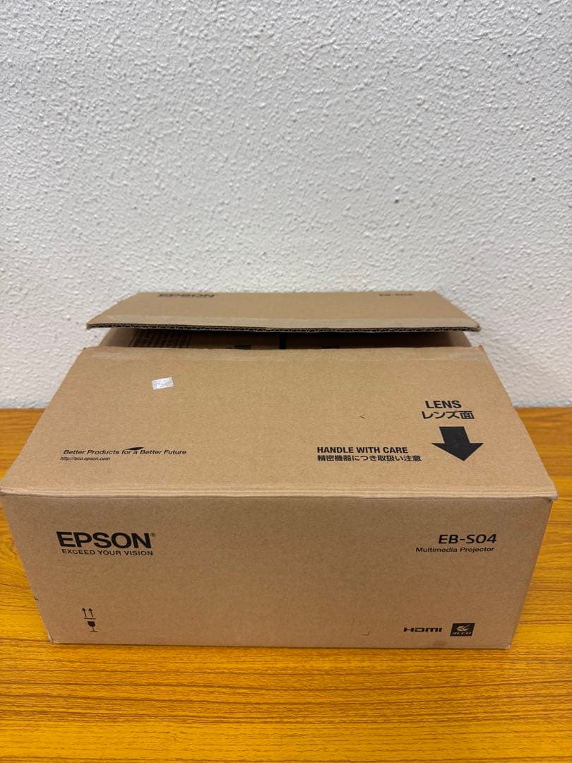 【全部揃って美品】EPSON EB-S04 プロジェクター 本体