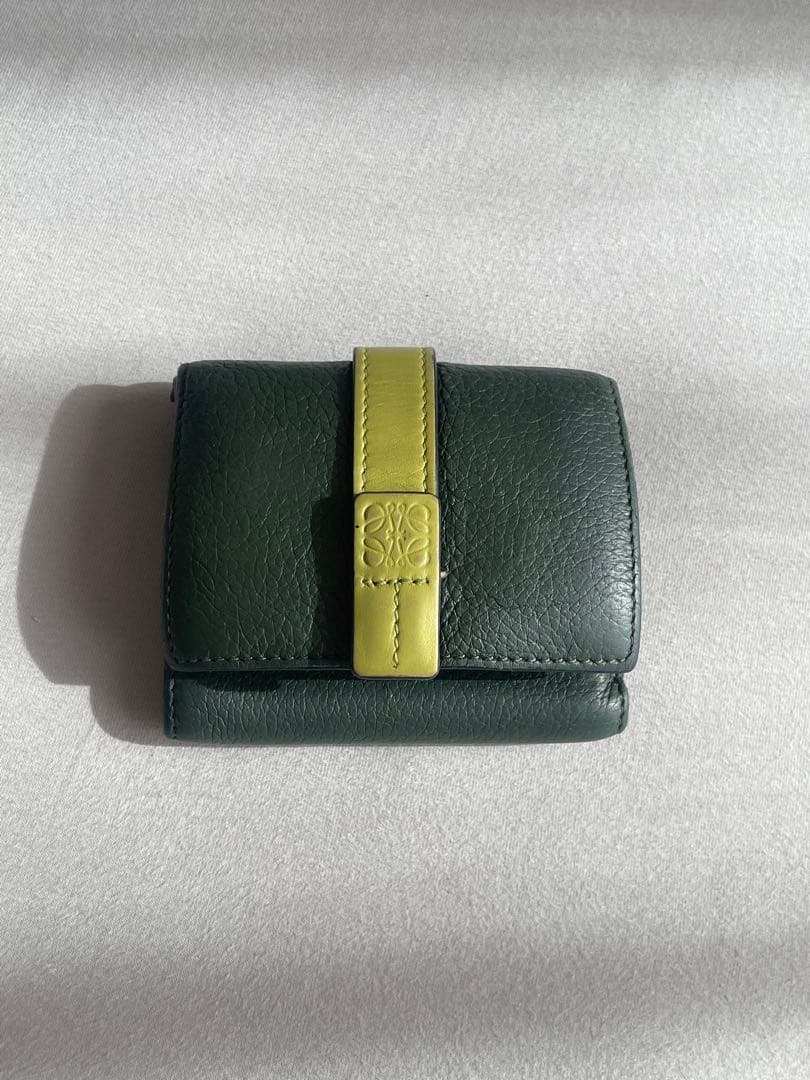 H*A様 LOEWE グリーン レザー 三つ折り財布