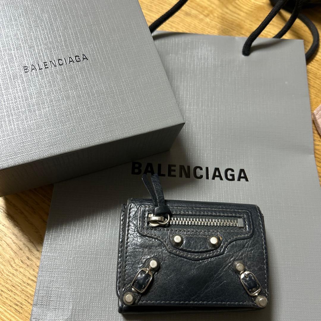 ショッパー ボックス付き BALENCIAGA レザー 三つ折り財布
