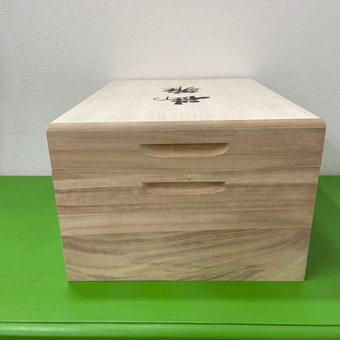 雛人形　空の桐箱