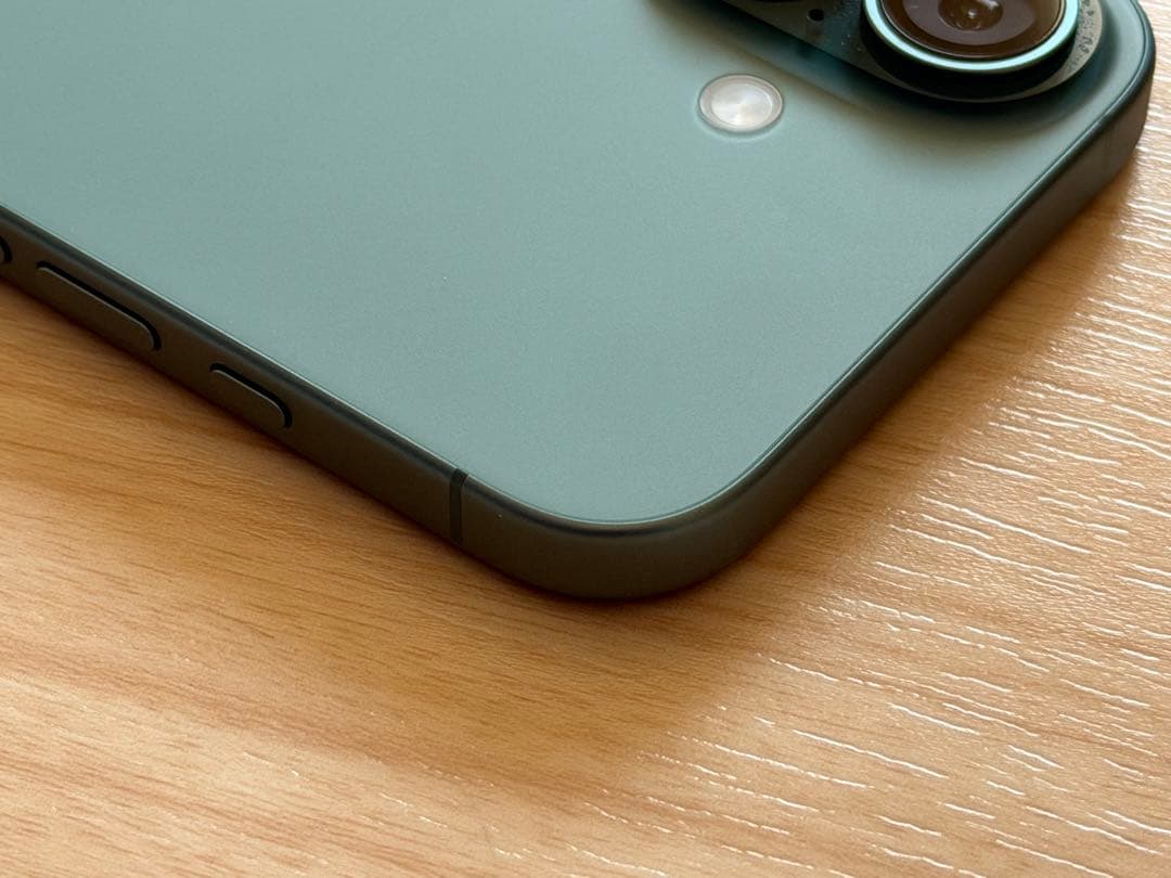 【極美品】Apple iPhone 16 ティール 256GB