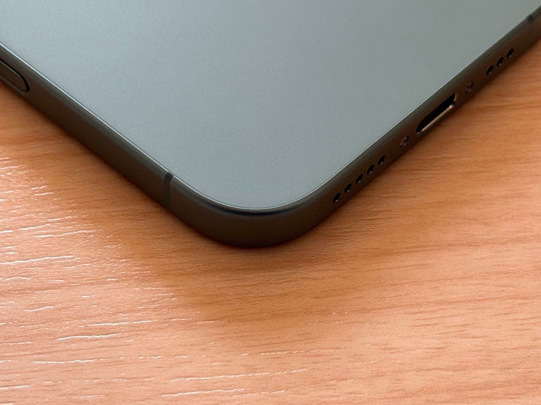 【極美品】Apple iPhone 16 ティール 256GB