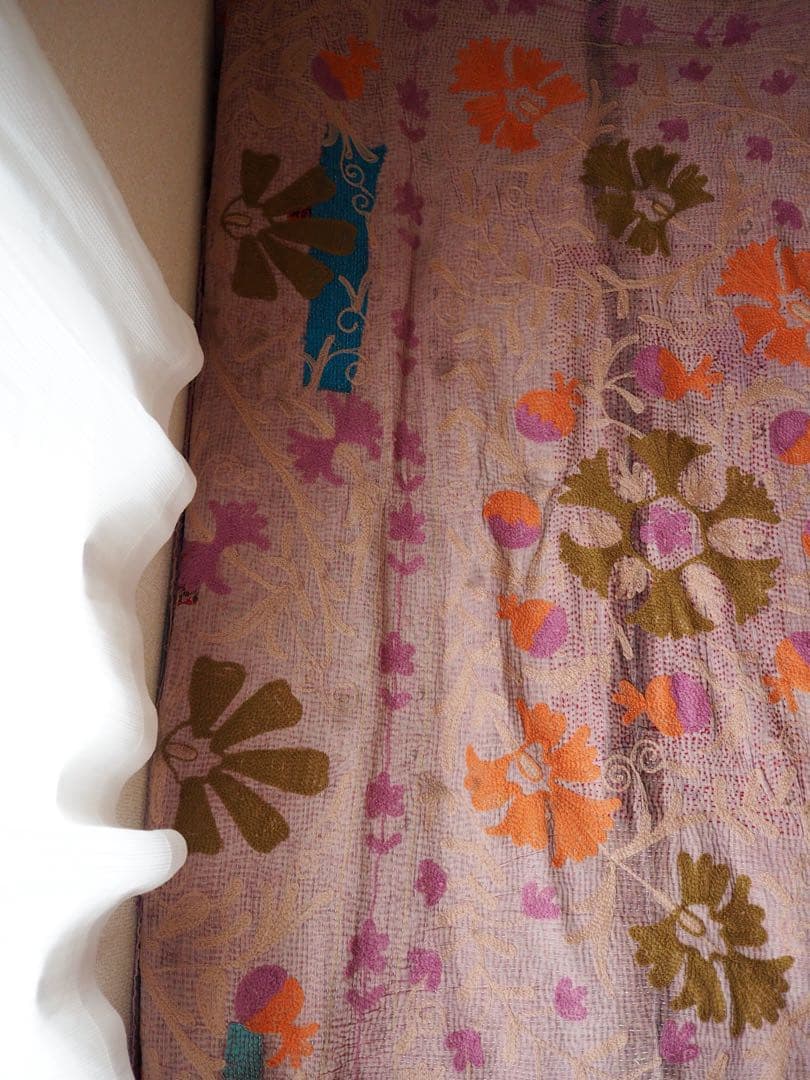 【希少】スザニ刺繍カンタキルト　スザニ刺繍　インド　一点もの