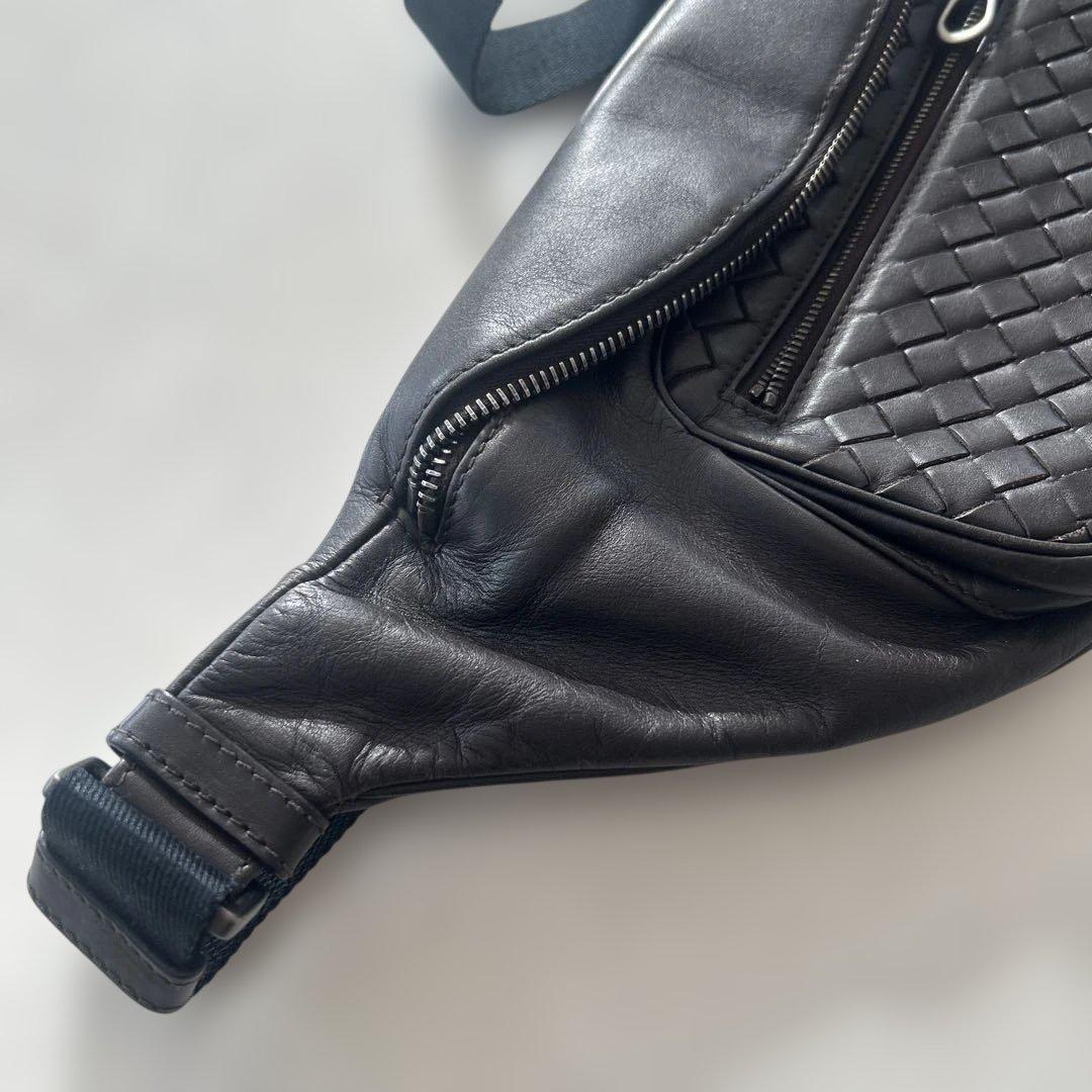 ポンチョです！！BOTTEGA VENETA ボディバッグ ダークブラウン