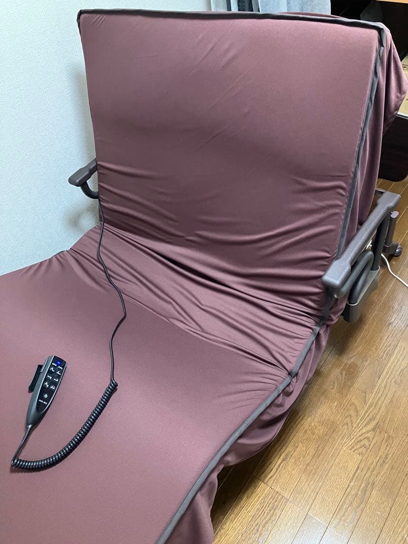 美品‼️ ニトリ　収納式電動リクライニングベッド