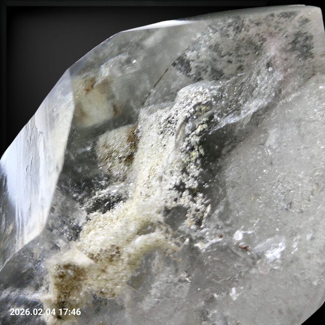 天然ホワイトガーデンクォーツポイント原石 ルチル 虹 アイリス 天然水晶 台座付