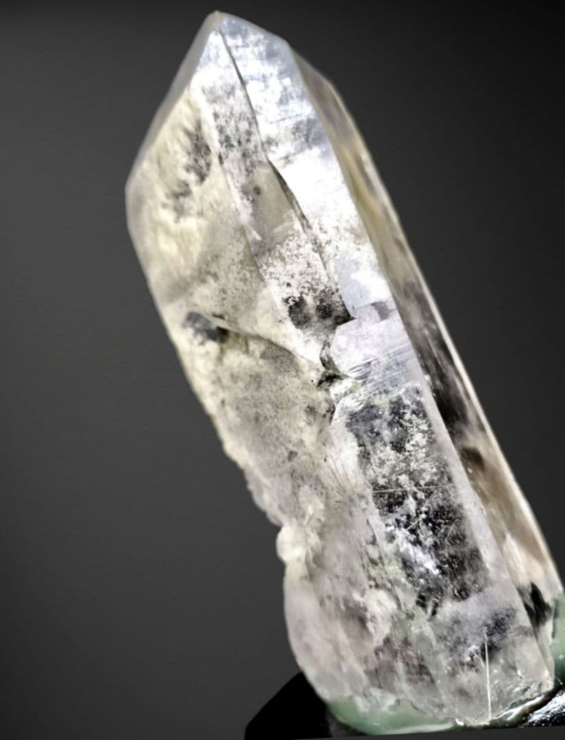 天然ホワイトガーデンクォーツポイント原石 ルチル 虹 アイリス 天然水晶 台座付