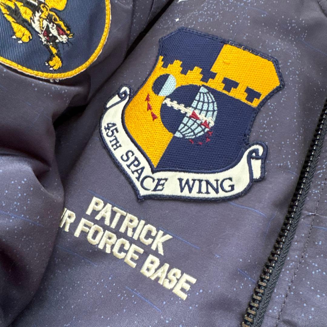 【極美品　リバーシブル　背面ゴツ刺繍】AVIREX MA-1 スペースコマンド