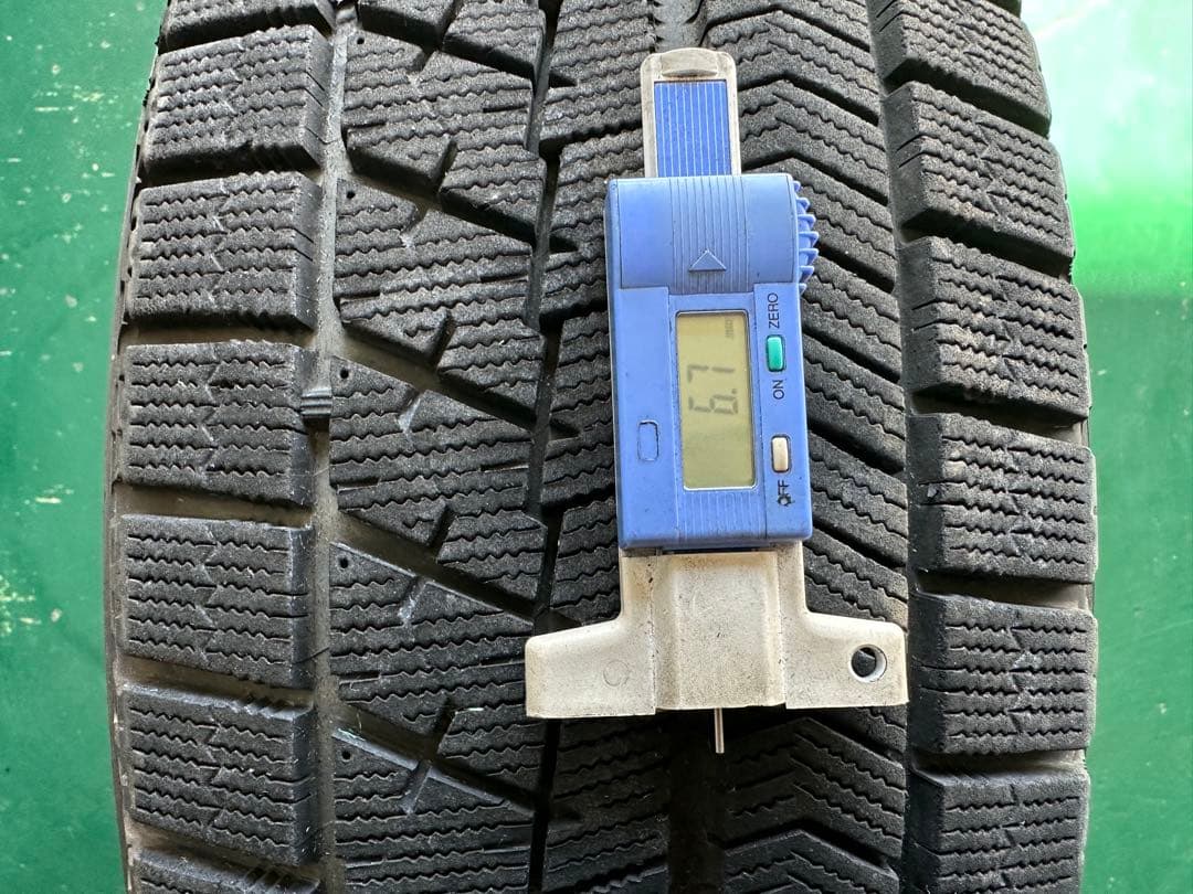 ブリヂストンBLIZZAK 215/60R16 VRX2 4本