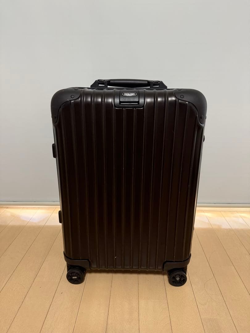 極美品　リモワ　トパーズ ステルス　923.52.01.4　32リットル　4輪