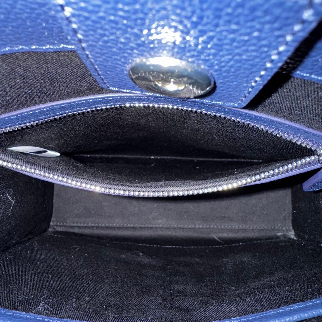 美品　MCM トートバッグ　A4 カモフラ　ロゴ　プレート　レザー　ネイビー