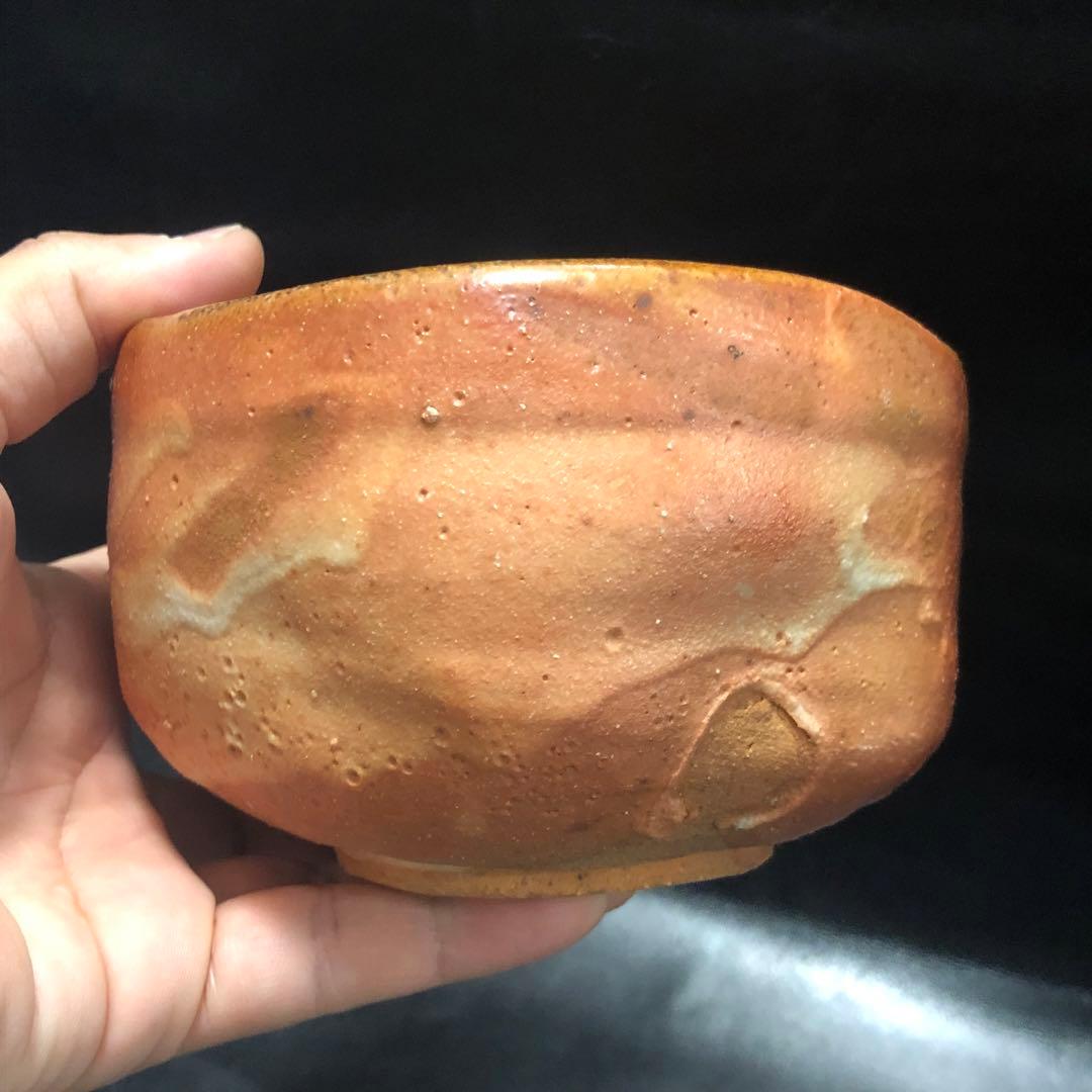 究極の美◼️蔵から複雑に隆起したかなり雰囲気の良い抹茶茶碗が出て来ました。古美術