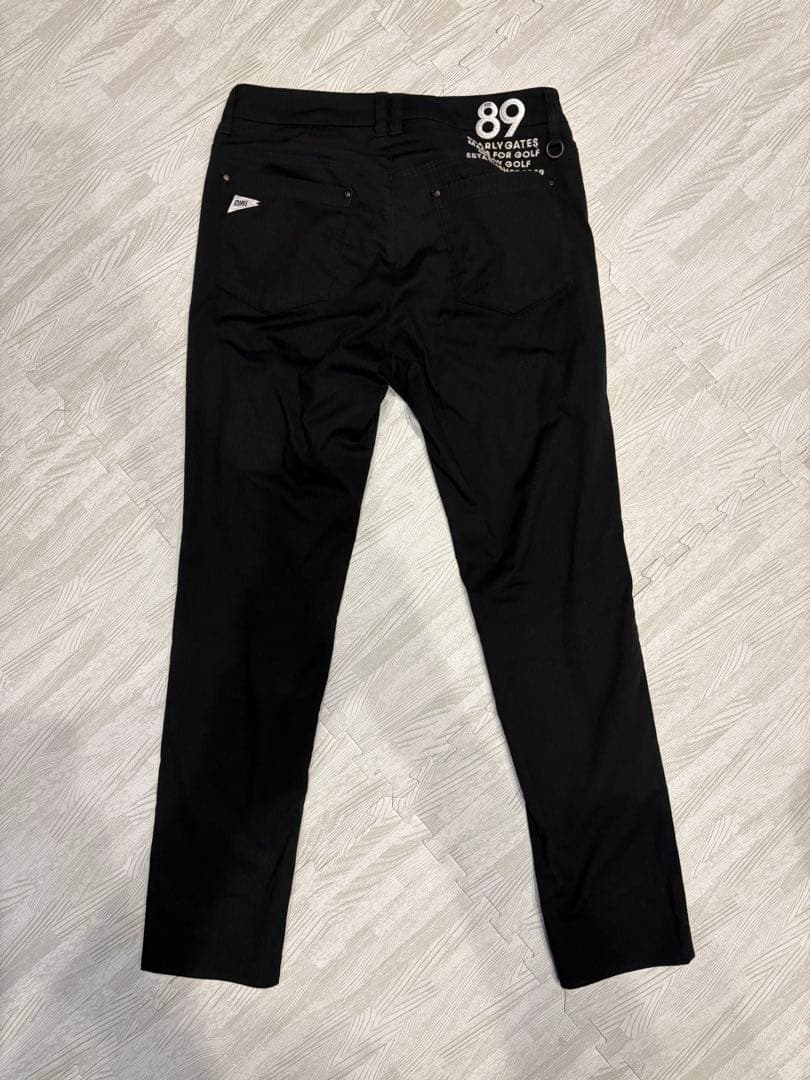 パーリーゲイツ　スリムフィット黒パンツ