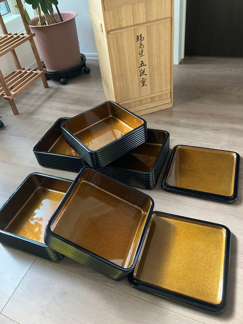 輪島塗 五段重 二枚蓋 木箱入り 重箱 伝統工芸品 漆芸【美品】