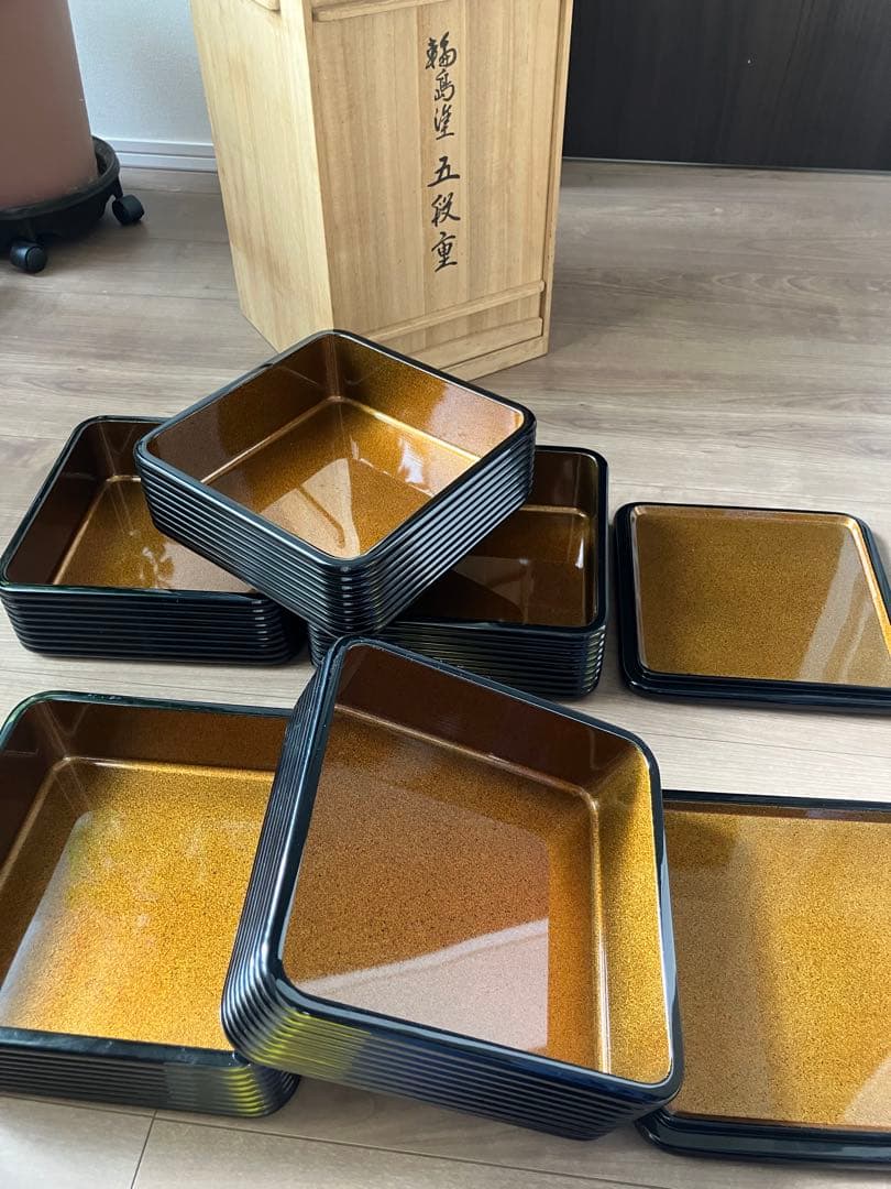 輪島塗 五段重 二枚蓋 木箱入り 重箱 伝統工芸品 漆芸【美品】