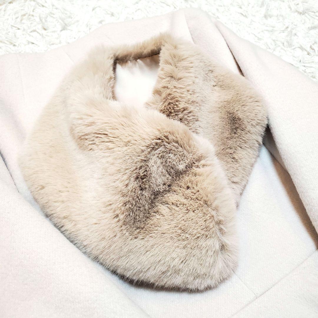 美品 近年モデル 完売JENNE ジェンヌ　ホワイト ペプラムコート Sサイズ